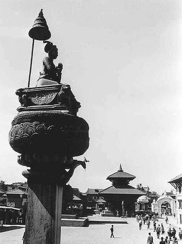 Гаруда на центральной площади Бхактапура