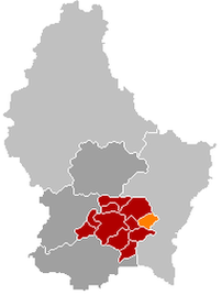 Оранжевый цвет - коммуна Шуттранж, красный - кантон Люксембург.