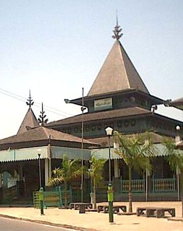 Мечеть Султан Суриансия — старейшая мечеть Южного Калимантана