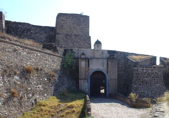 Крепость Журоменья