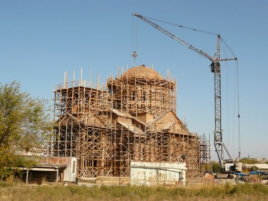 Строительство церкви Святой Ованес в Арташате