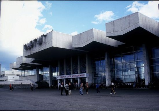 Железнодорожный вокзал, 1999г