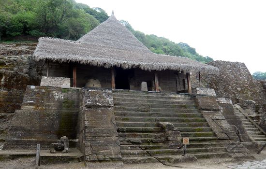 Ацтекский храм, вырубленный в скале — одна из достопримечательностей Малиналько