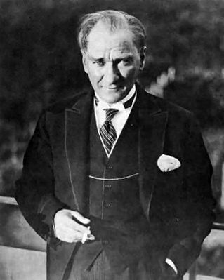 Мустафа Кемаль Ататюрк — основатель и первый президент Турецкой Республики