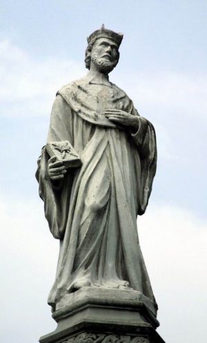 Памятник св.Яну из Кенты на Рыночной площади города