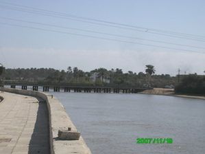 Мост через канал Шатт аль-Хай в Калат Суккар