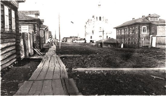 Улица Кеми. 1919 год. На заднем плане — Благовещенский собор.