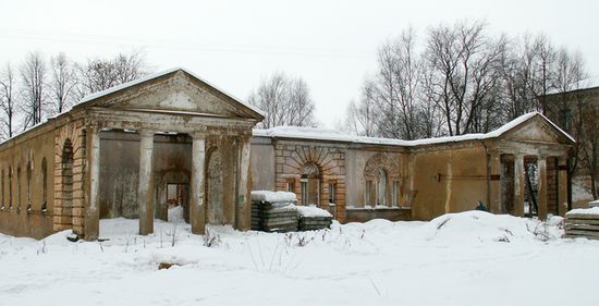 Особняк для служащих (руинированный), 1910-е, арх. И. Жолтовский). Фото 2008 г.