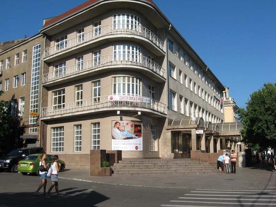 Здание банка ПУМБ (бывший Детский Мир)