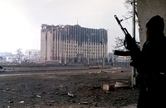 Первая чеченская война. Бои вокруг здания бывшего республиканского комитета Компартии («Президентского дворца») в Грозном, январь 1995 года
