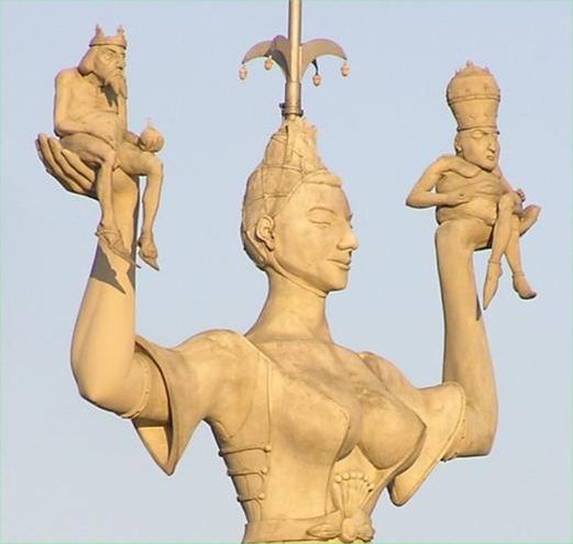 Статуя «Империя»