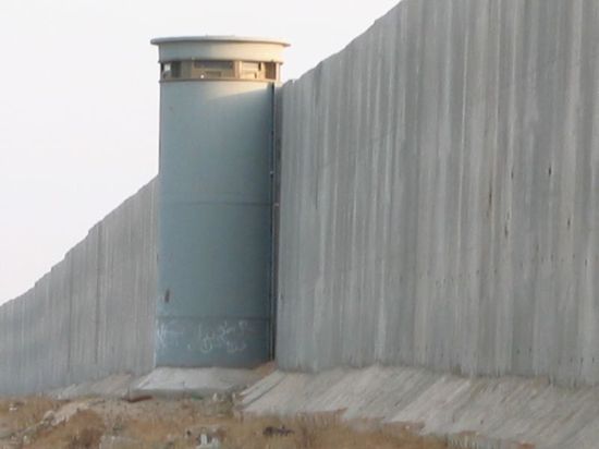 Забор безопасности на границе Западного берега