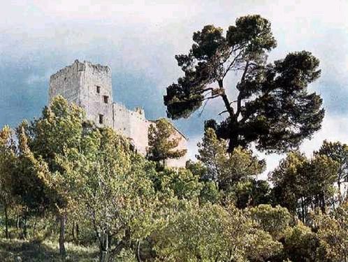Замок Барчель (предположительно XII в.)