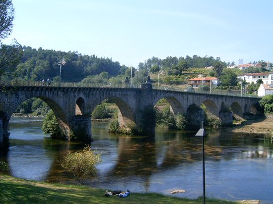 Мост через реку Лима