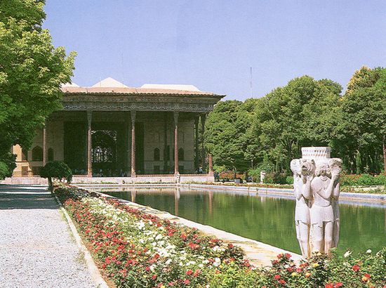 اصفهان   Исфахан   1 600 554
