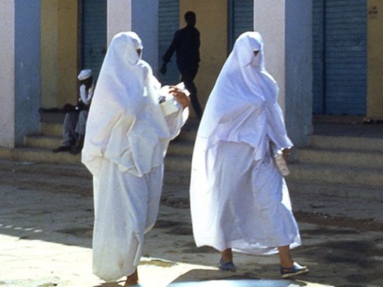 Женщины из народа мозабит.