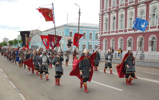 Парад старорусских воинов.