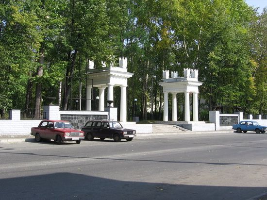 Сквер им. Гагарина в центре г. Лесной