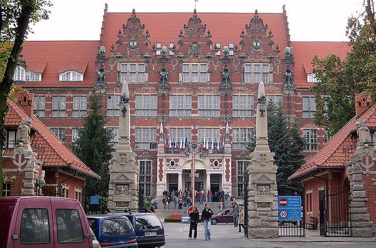 Главное здание Технического университета Гданьска