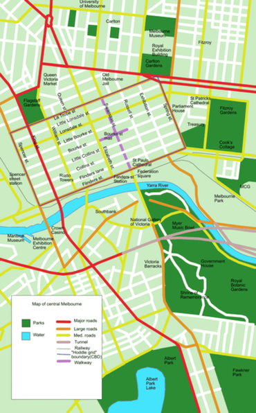Карта центральных районов Мельбурна. На северном берегу Ярры хорошо виден правильный прямоугольник улиц, которые составляют План Ходдла
