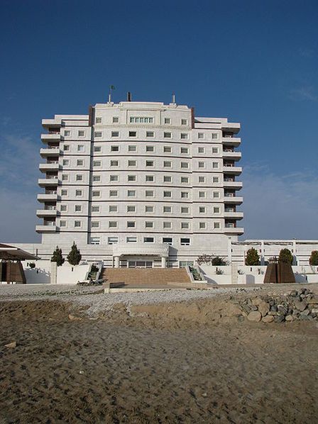 Отель «Сердар» в туристической зоне Аваза