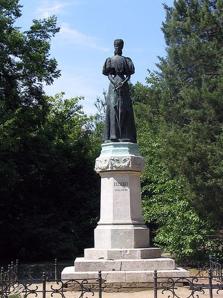 Памятник императрице Элизабет
