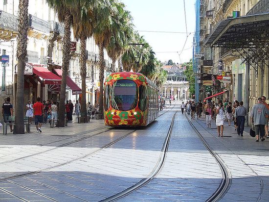 Трамвайно-пешеходная улица в Монпелье