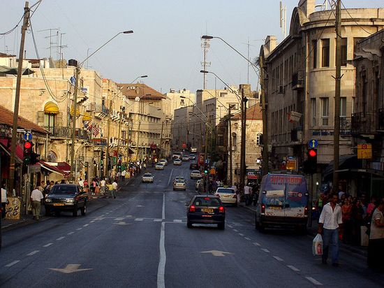Улица Яффо в центре Иерусалима. Июнь 2006