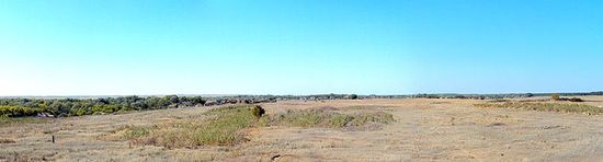 Панорама хутора Ярской Второй: слева видны дома восточной окраины хутора, справа можно разглядеть западную окраину хутора.