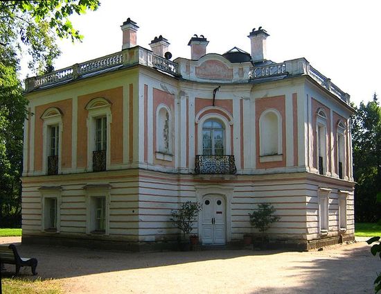 Ораниенбаум, дворец Петра III. Возведён для будущего императора по проекту архитектора Антонио Ринальди в 1758—1762 гг.