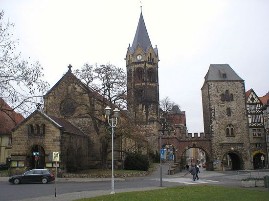 Церковь и ворота св. Николая