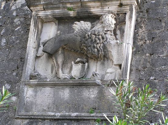 Венецианский лев на городских стенах