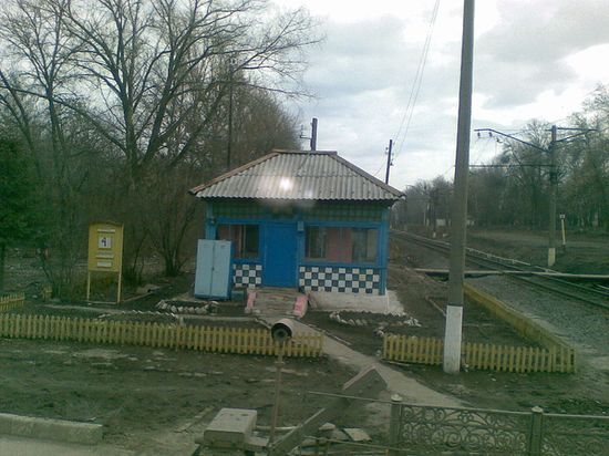 Железнодорожный переезд в Новомосковске по дороге на Тулу и Узловую.