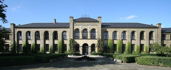 Корпус факультета биологии университета Копенгагена, Фредериксберг, 2006 год.