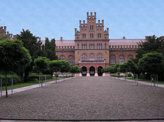 Черновицкий национальный университет (бывшая резиденция митрополитов Буковины)