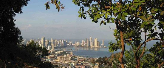 Вид на Панаму с холма Серро-Анкон