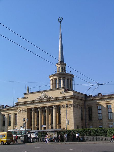 Здание железнодорожной станции