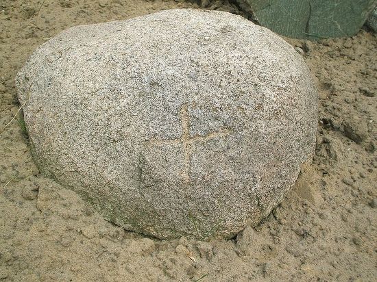Королевослободский камень с крестом