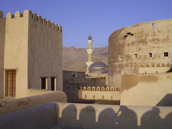 Мечеть и крепость в Низве
