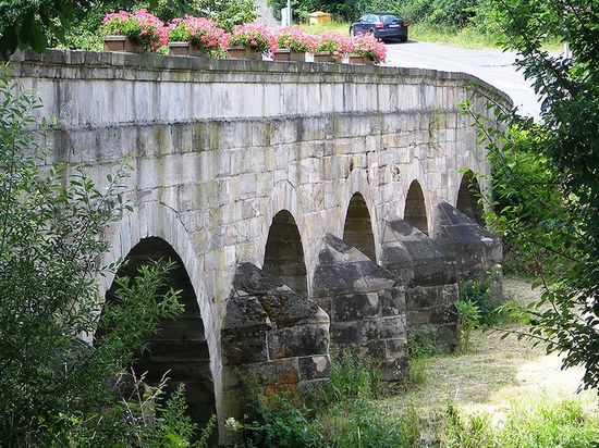 Old stone bridge over the Untere Steinach river