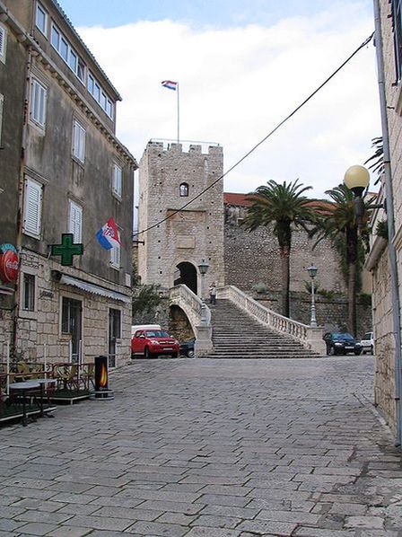 Башня на входе в старый город