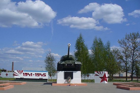 Памятник танкистам, участникам освобождения города.
