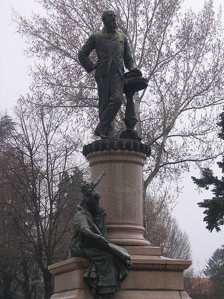 Памятник Алессандро Росси