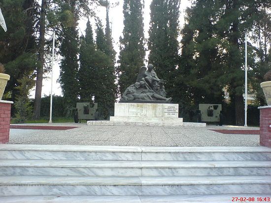 Г. Зевголис. Памятник погибшим в Балканские войны 1912—1913