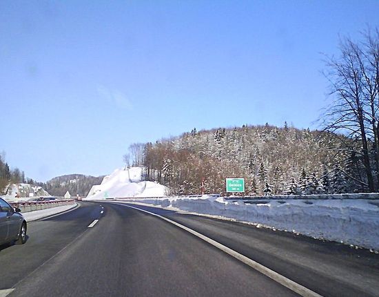 Автомагистраль A6 неподалёку от Делнице в январе