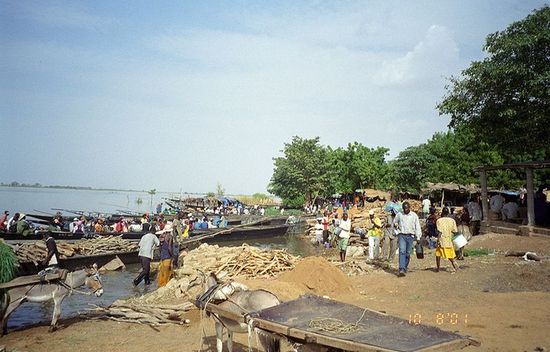 Рынок Сегу на берегах Нигера
