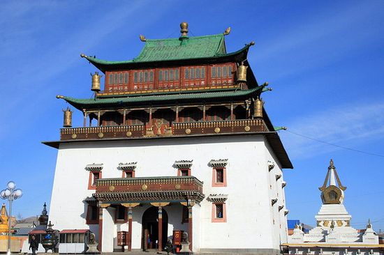 Монастырь Гандантэгчинлэн в Улан-Баторе