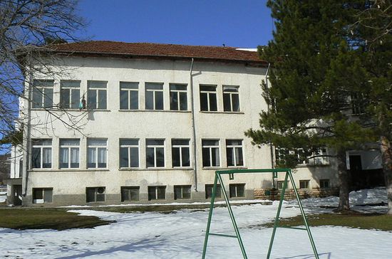 Школа имени Васила Левски в Орешене