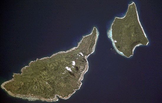 Острова Футуна и Алофи из космоса.