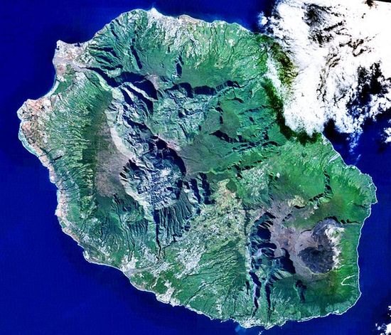 Снимок Реюньона со спутника
